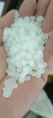 Un bon prix. Agents auxiliaires en plastique Agents auxiliaires en caoutchouc Cereaux PE pour la fabrication de bougies en ligne