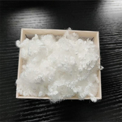 Un bon prix. Fibre de polyester HCS creuse conjuguée siliconée Fibre de polyester pour oreiller 3D 7D 15D 32mm 51mm 64mm en ligne