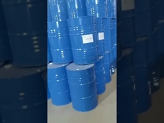 Le magasin d'emballage de notre usine chimique